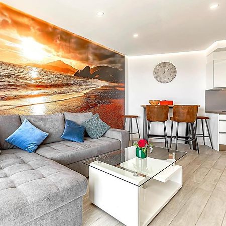 Ocean Garden Apartment With Seaview. 阿德耶 外观 照片