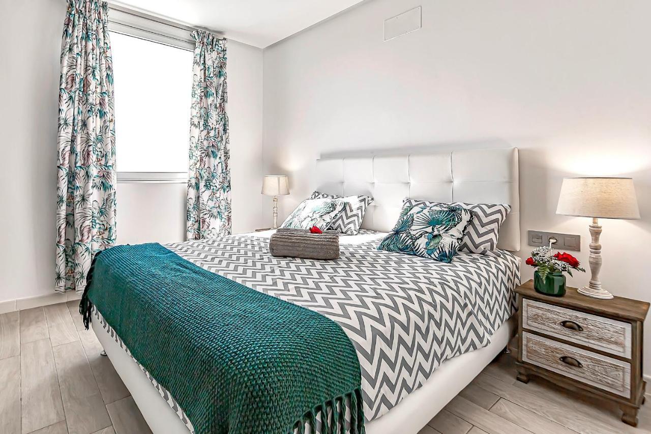 Ocean Garden Apartment With Seaview. 阿德耶 外观 照片