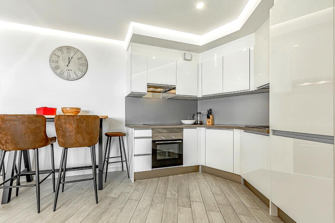 Ocean Garden Apartment With Seaview. 阿德耶 外观 照片