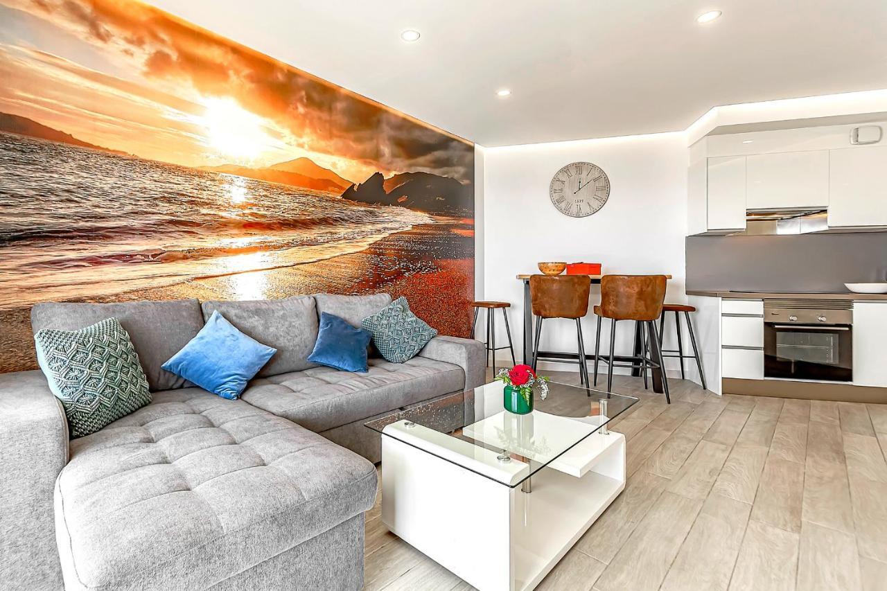 Ocean Garden Apartment With Seaview. 阿德耶 外观 照片