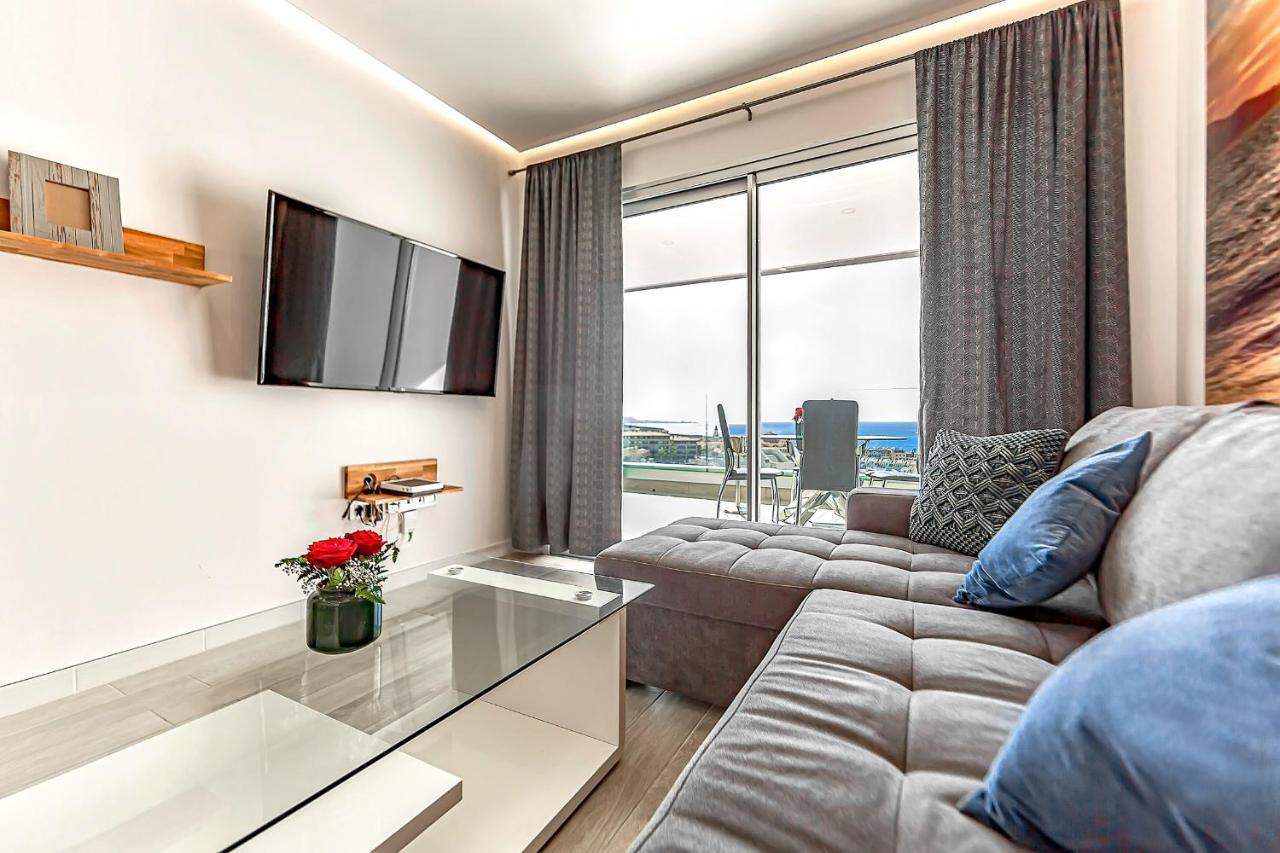 Ocean Garden Apartment With Seaview. 阿德耶 外观 照片