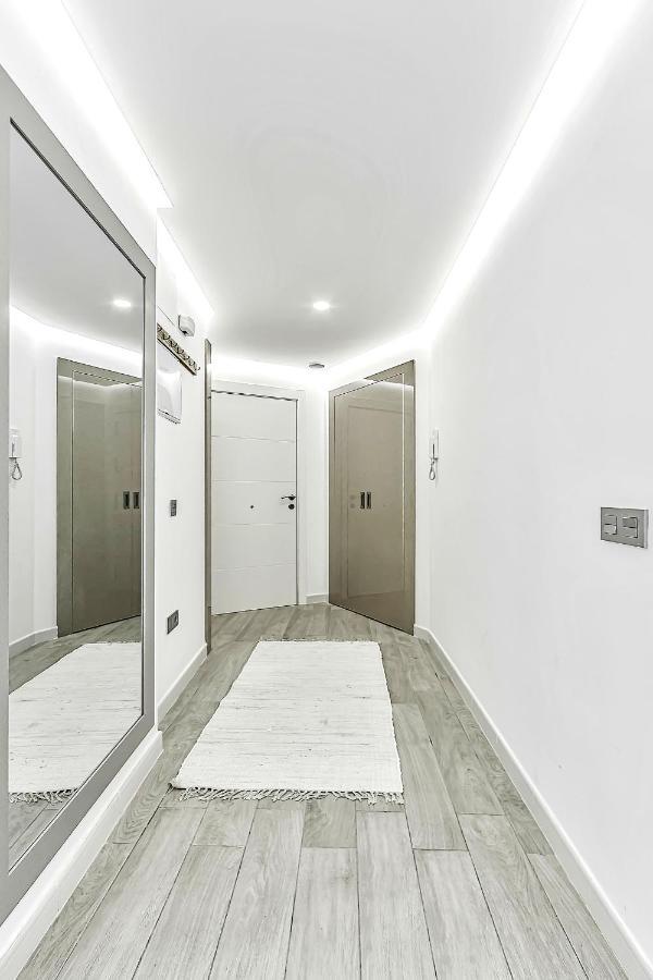 Ocean Garden Apartment With Seaview. 阿德耶 外观 照片