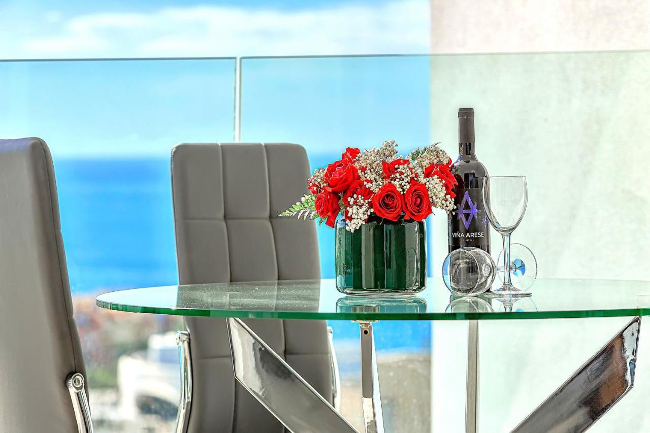 Ocean Garden Apartment With Seaview. 阿德耶 外观 照片