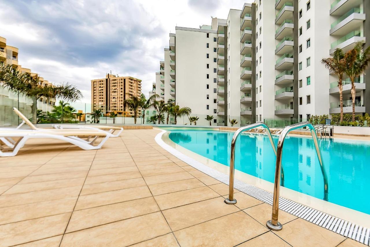 Ocean Garden Apartment With Seaview. 阿德耶 外观 照片