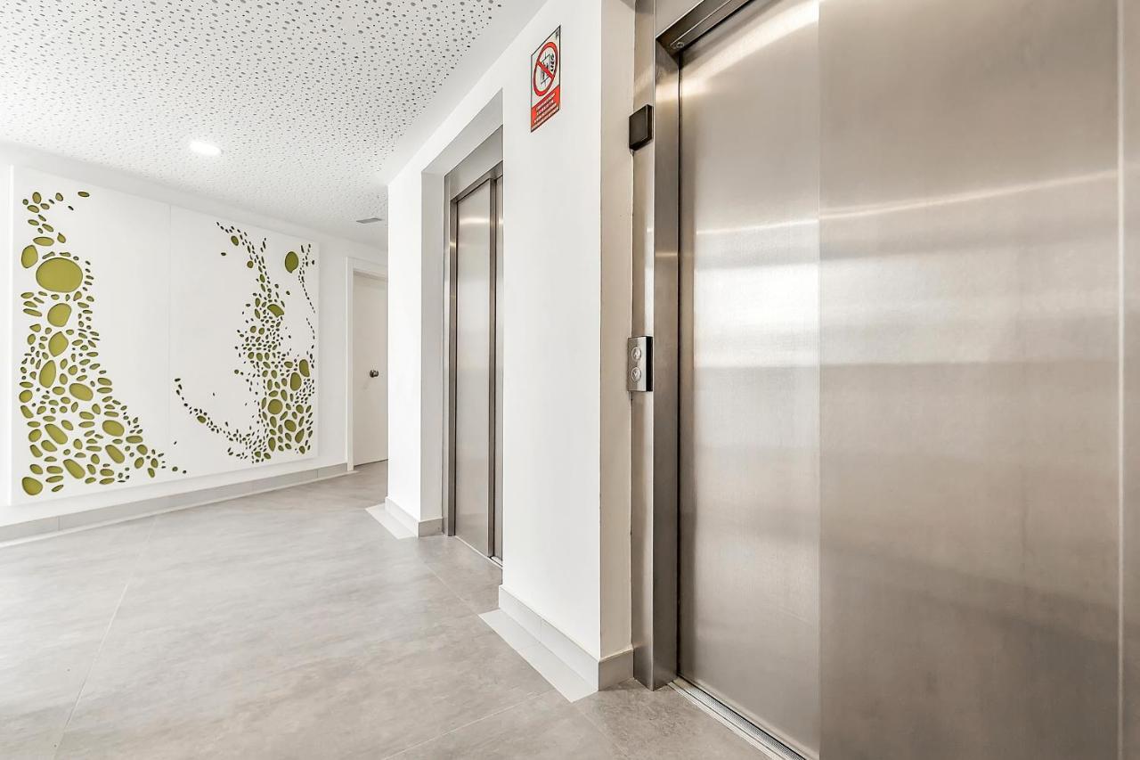 Ocean Garden Apartment With Seaview. 阿德耶 外观 照片